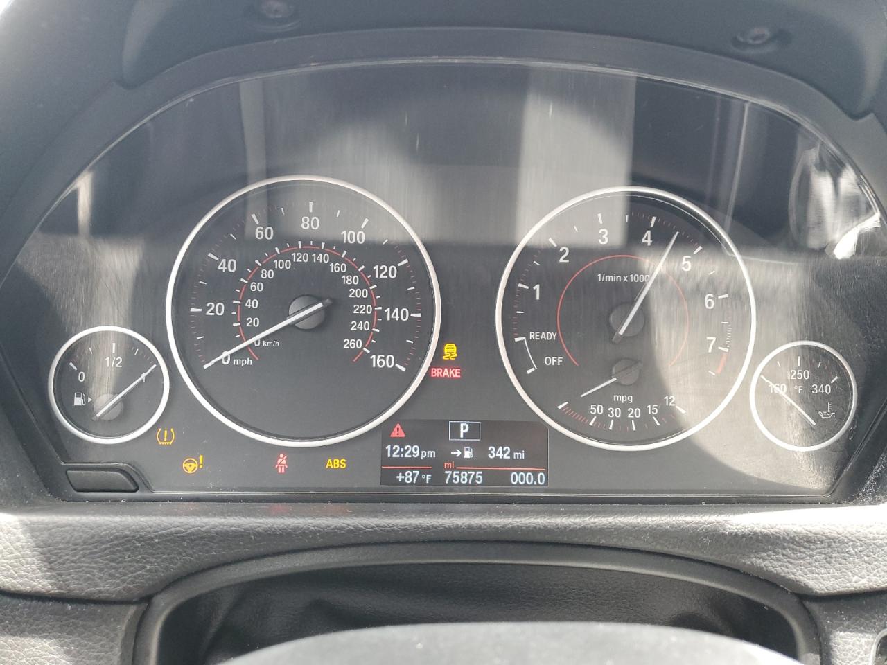 Bmw 330 i WBA8B9C57JEE81507