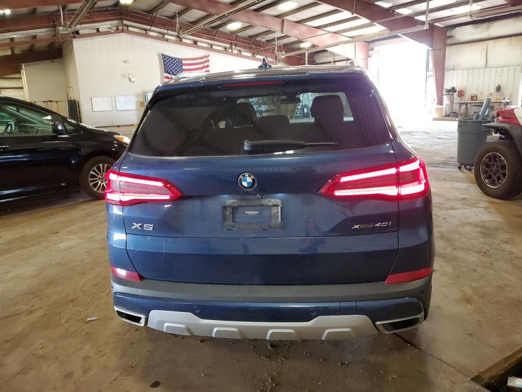 Bmw x5 xdrive4 5UXCR6C53KLL38263