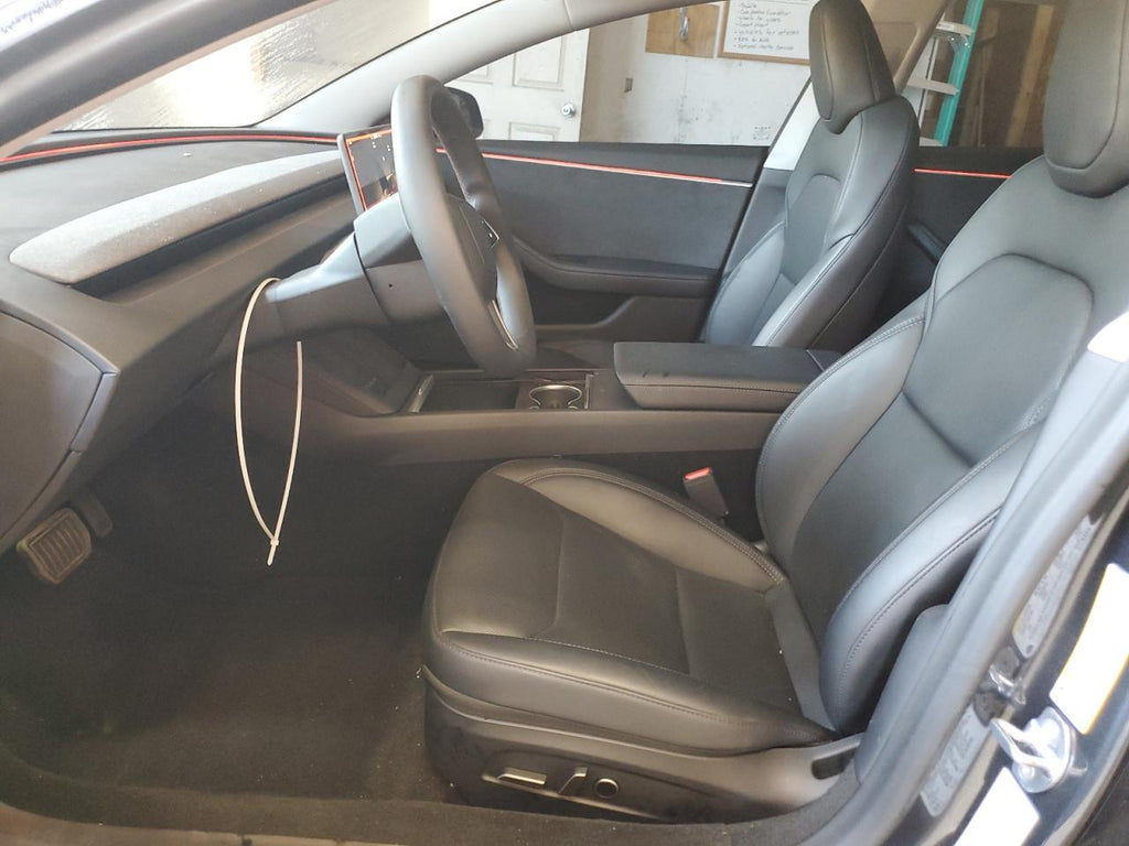 Tesla model 3 5YJ3E1EBXSF929759