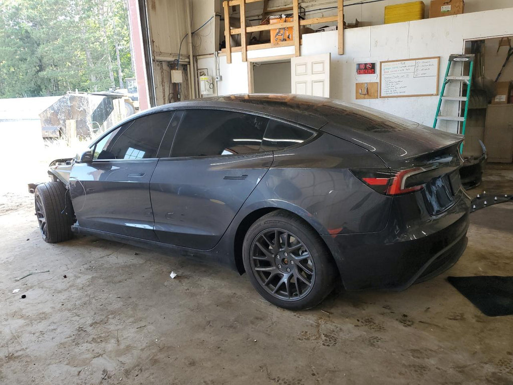 Tesla model 3 5YJ3E1EBXSF929759