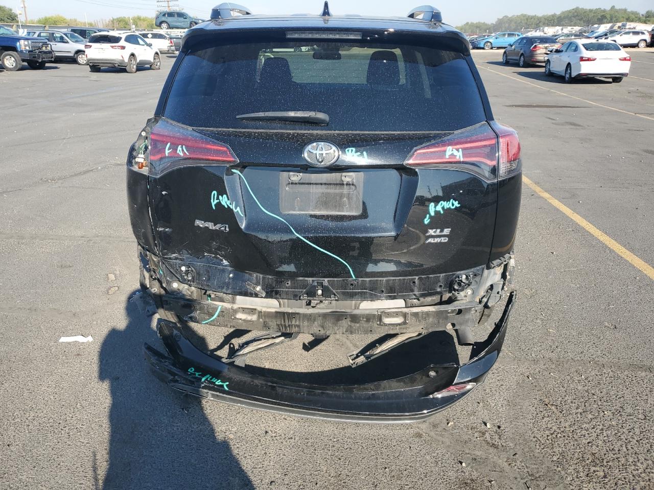 Toyota rav4 adven 2T3RFREV6JW696472