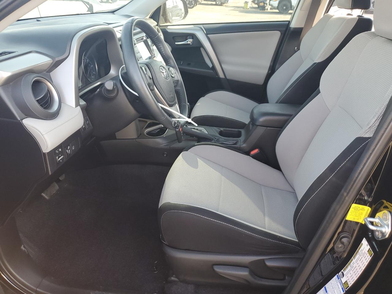 Toyota rav4 adven 2T3RFREV6JW696472