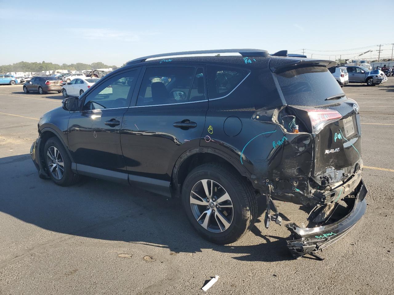 Toyota rav4 adven 2T3RFREV6JW696472