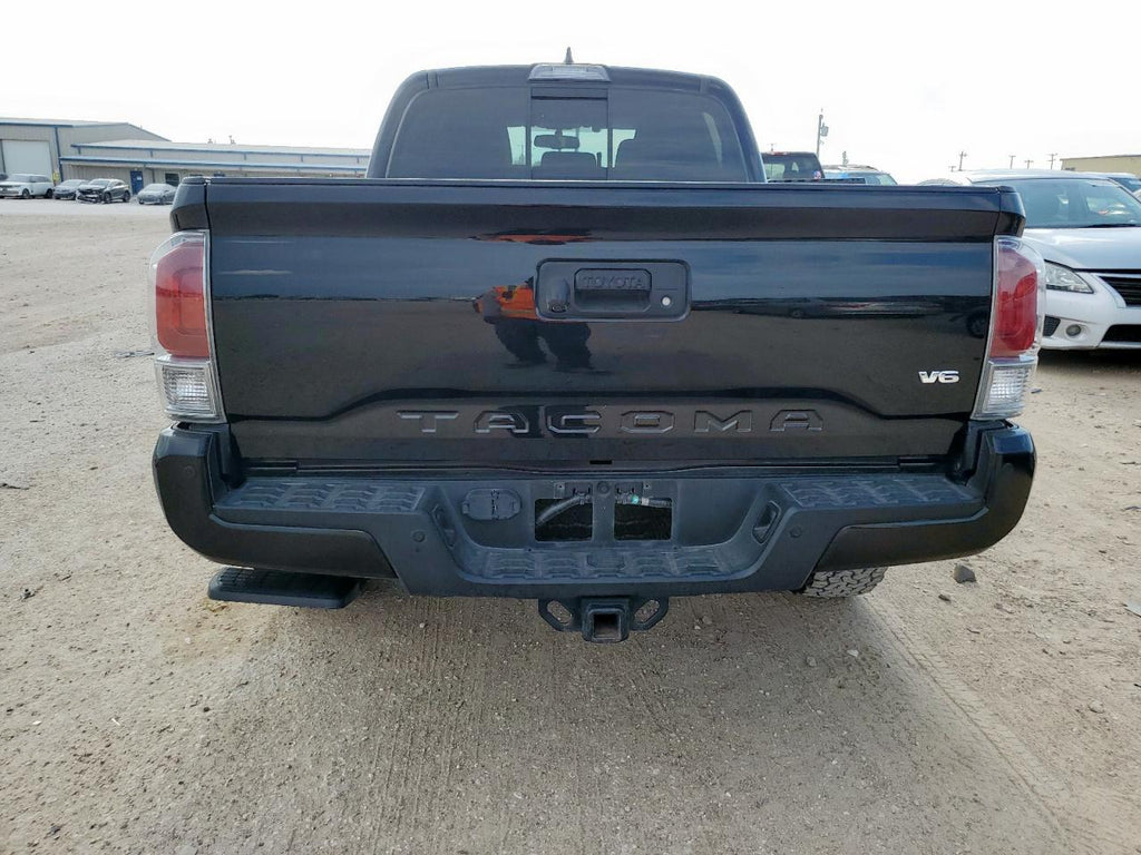 Toyota tacoma dou 5TFDZ5BN9HX020134