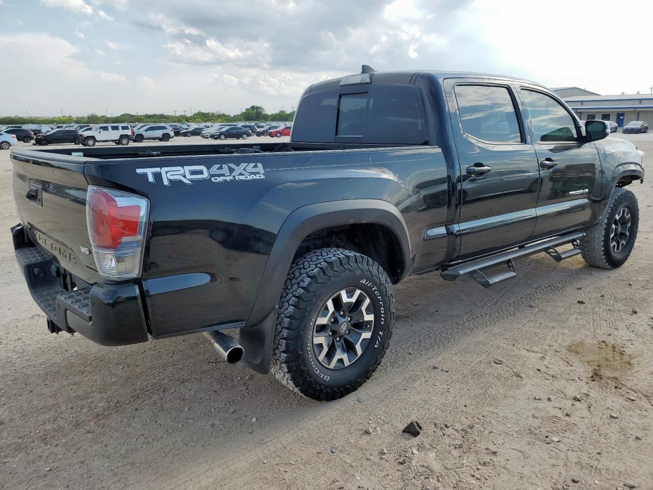 Toyota tacoma dou 5TFDZ5BN9HX020134