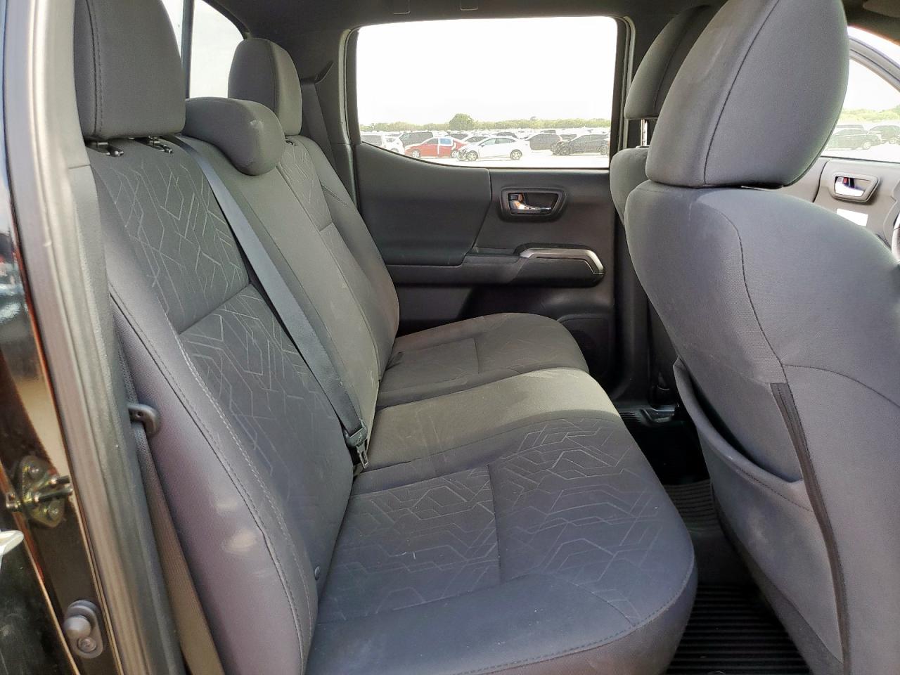 Toyota tacoma dou 5TFDZ5BN9HX020134