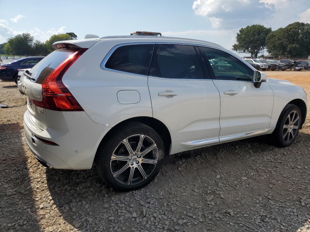 Volvo xc60 t5 in LYV102DL7KB264178