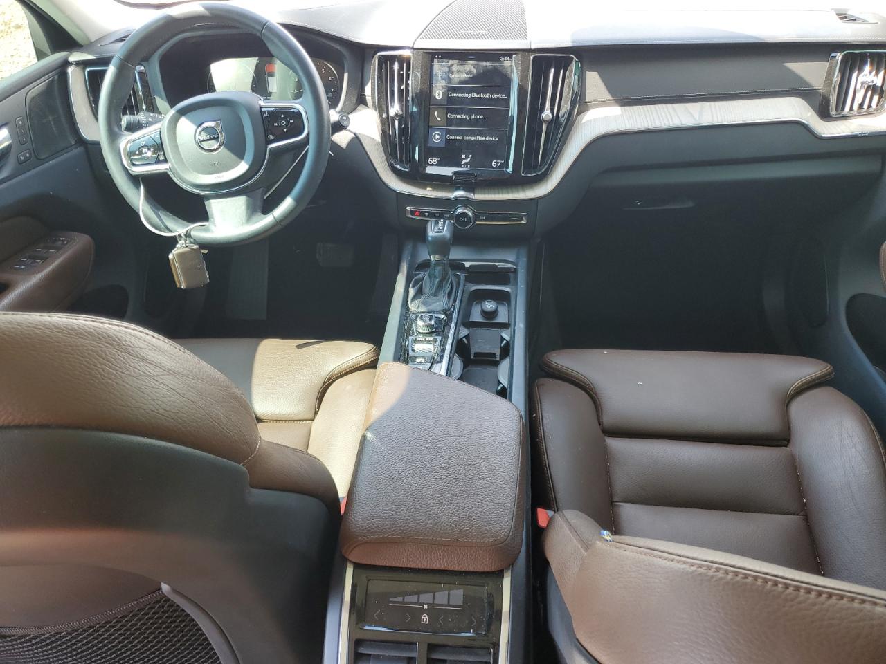 Volvo xc60 t5 in LYV102DL7KB264178