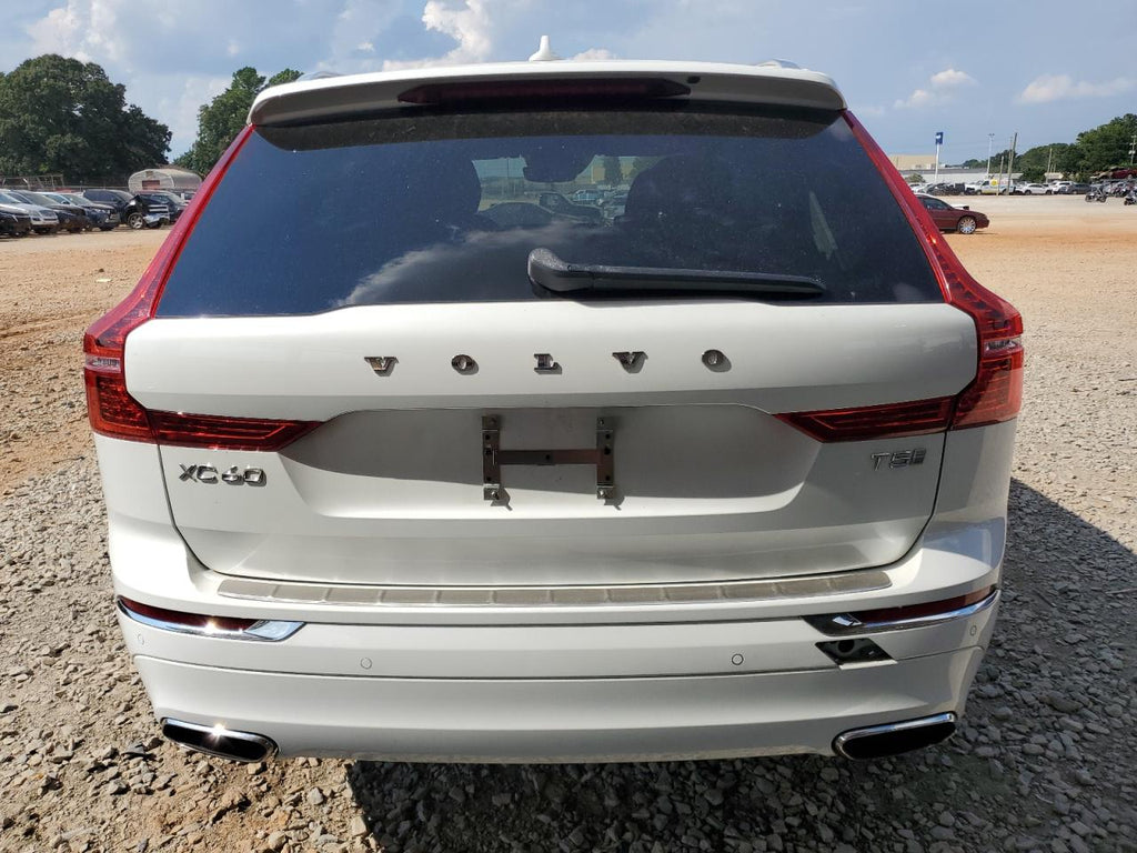 Volvo xc60 t5 in LYV102DL7KB264178